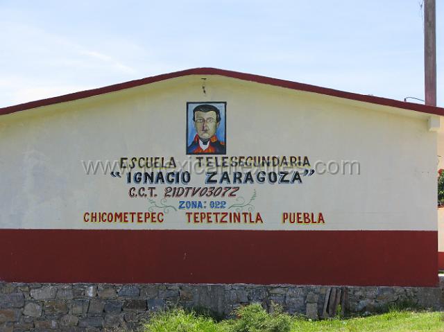 school_chicometepec_06.JPG - The Video school, transmission are made to these schools and with the help of a teacher in the local, the students get a broader view of educations and the world around them. I also like to get the local spelling of the town and municipality.